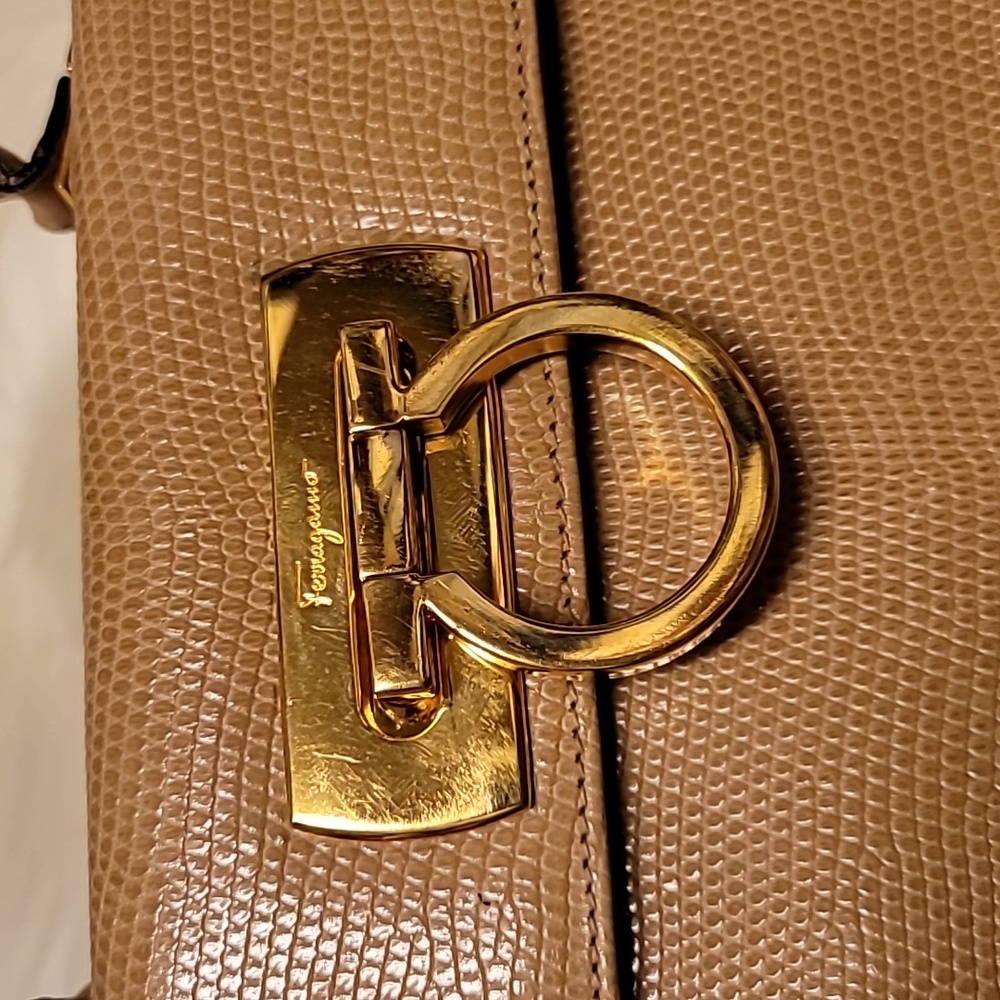 Lizard Vintage Salvatore Ferragamo Tan Handbag - Picture 8 of 11